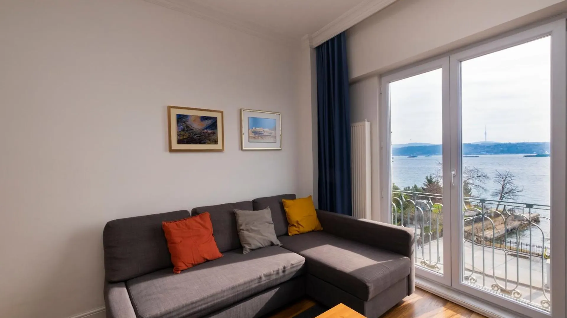 Trendy Waterfront Apt With A Striking View Isztambul Apartman