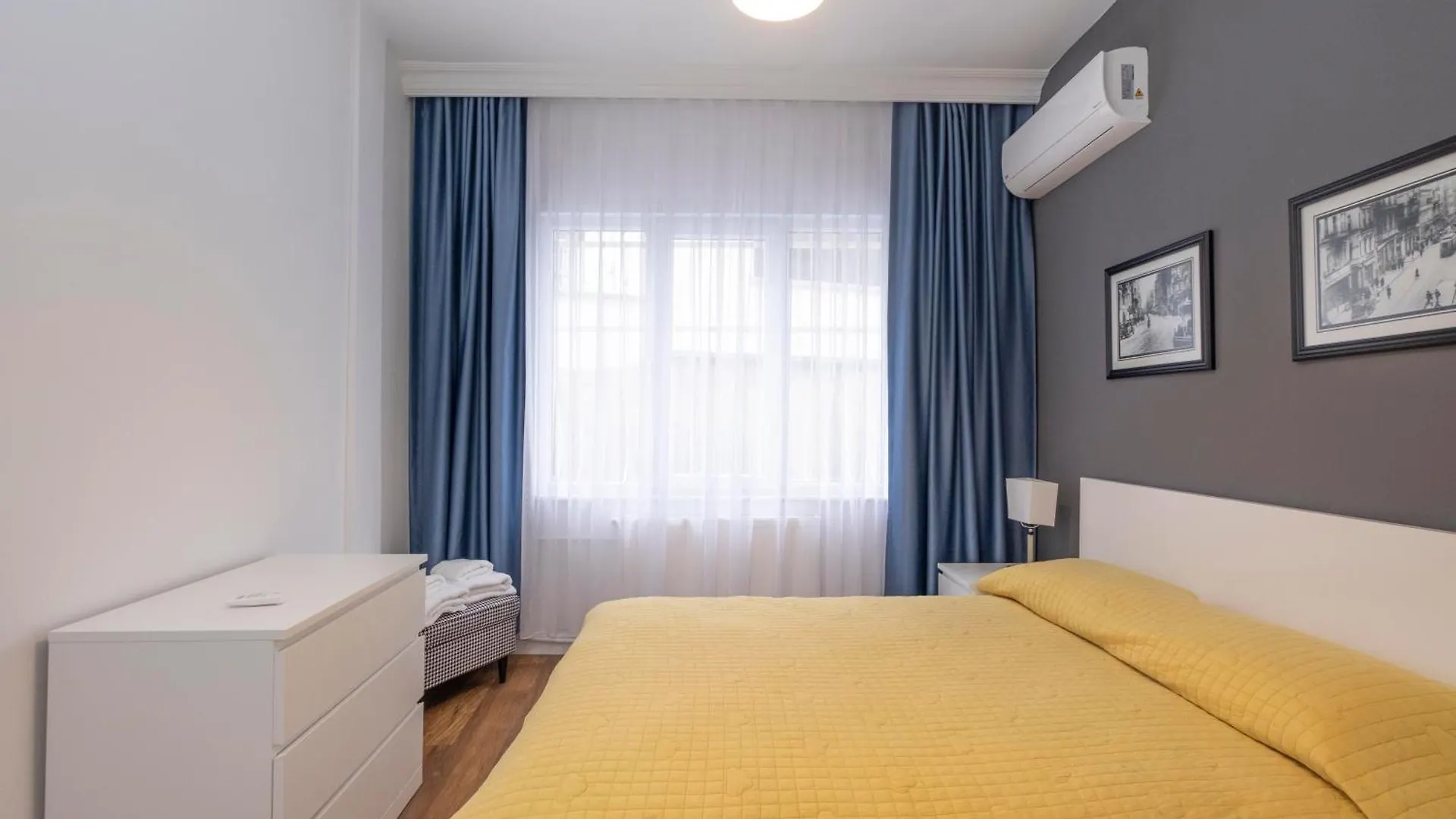 Trendy Waterfront Apt With A Striking View Istanbul