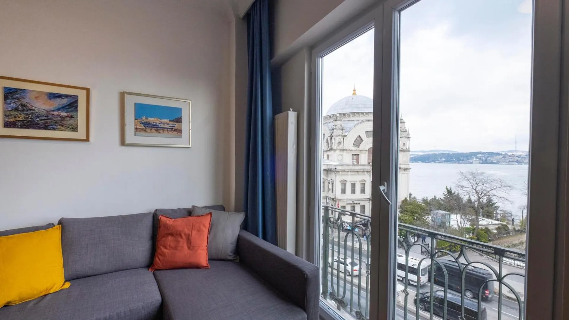 Apartment Trendy Waterfront Apt With A Striking View Istanbul