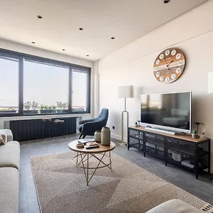 Svm With A Sea View In Nisantasi اسطنبول